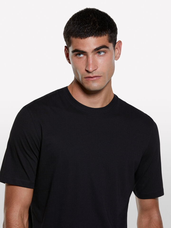 Schwarzes Kurzarm-T-Shirt mit normaler Passform - kurzärmeliges t-shirt für herren - Schwarz | Sisley image number 4